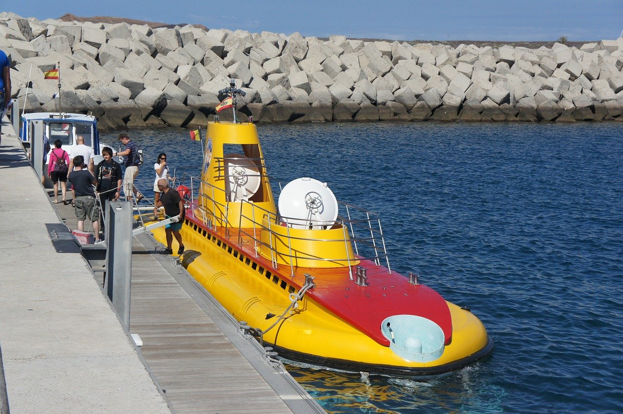 Submarine tour in Maldives