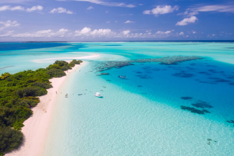 Read more about the article Maldives Snorkeling with Stingrays