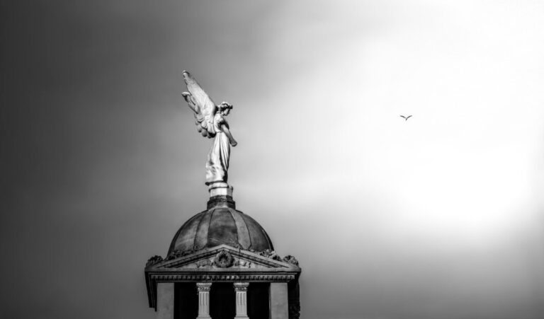 Read more about the article TOP 10 MOST BEAUTIFUL CEMETERIES IN SPAIN