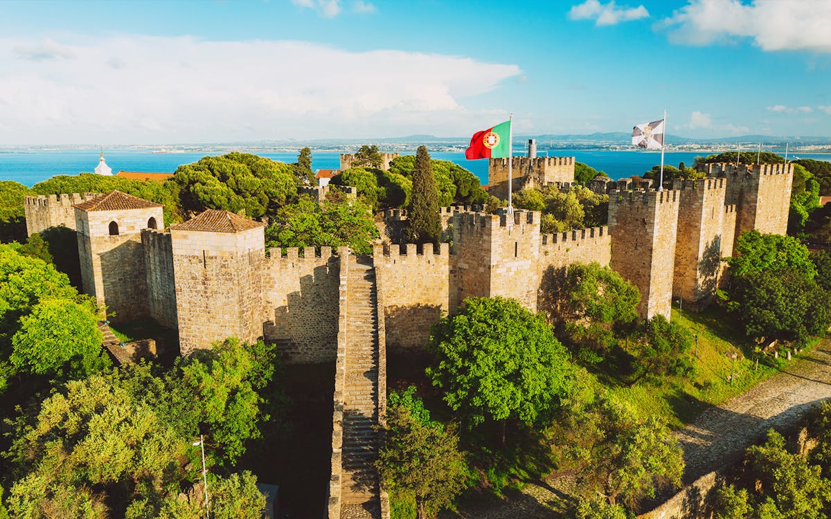 Discover the São Jorge Castle